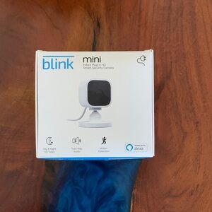 Blink Mini Indoor Plug-in HD Smart Security Camera - White